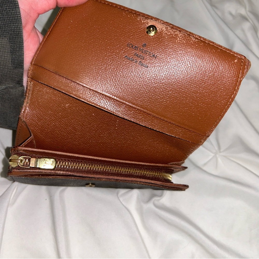 Louis Vuitton Monogram Wallet - Picture 3 of 7